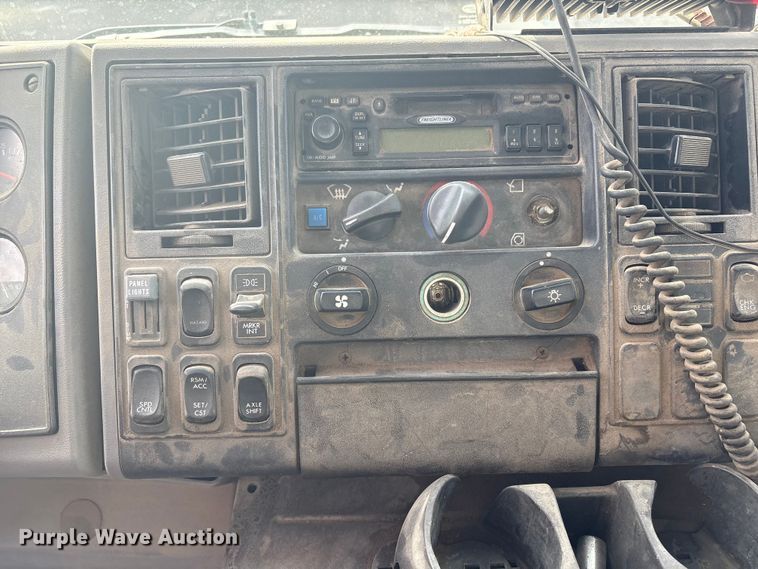 image for item EG8283 2002 Freightliner FC70 street sweeper