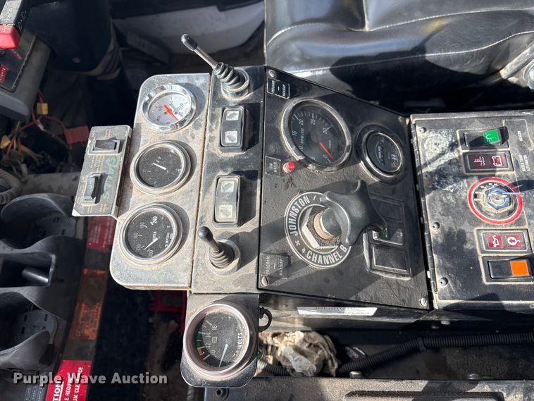 image for item EG8283 2002 Freightliner FC70 street sweeper