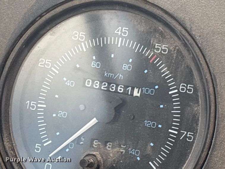 image for item EG8283 2002 Freightliner FC70 street sweeper