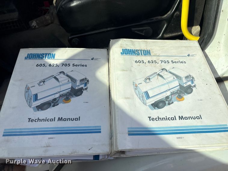 image for item EG8283 2002 Freightliner FC70 street sweeper