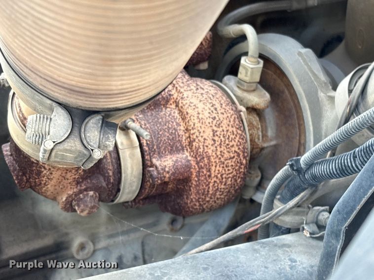 image for item EG8283 2002 Freightliner FC70 street sweeper