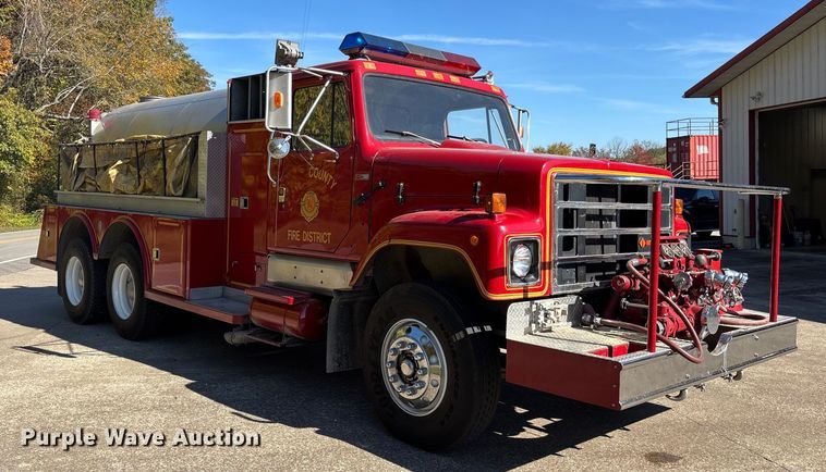 image for item EJ7706 1988 International F2554 pumper fire truck