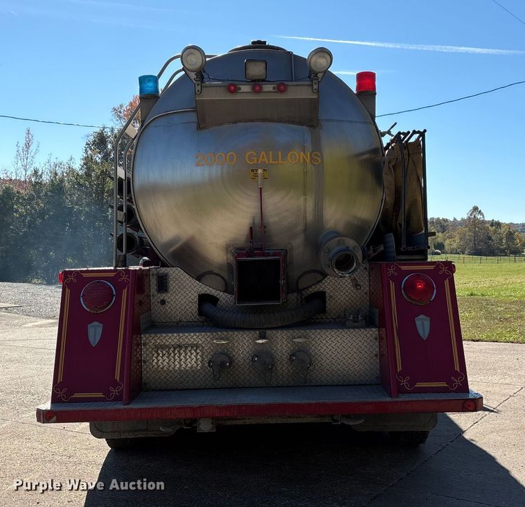 image for item EJ7706 1988 International F2554 pumper fire truck