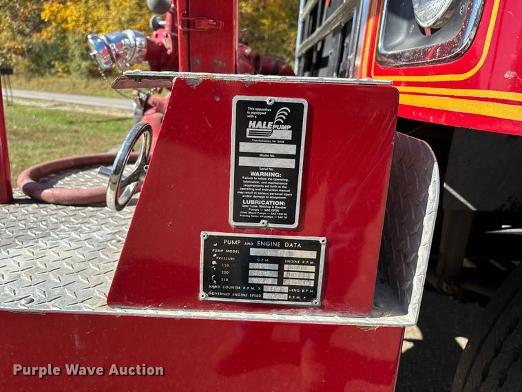 image for item EJ7706 1988 International F2554 pumper fire truck