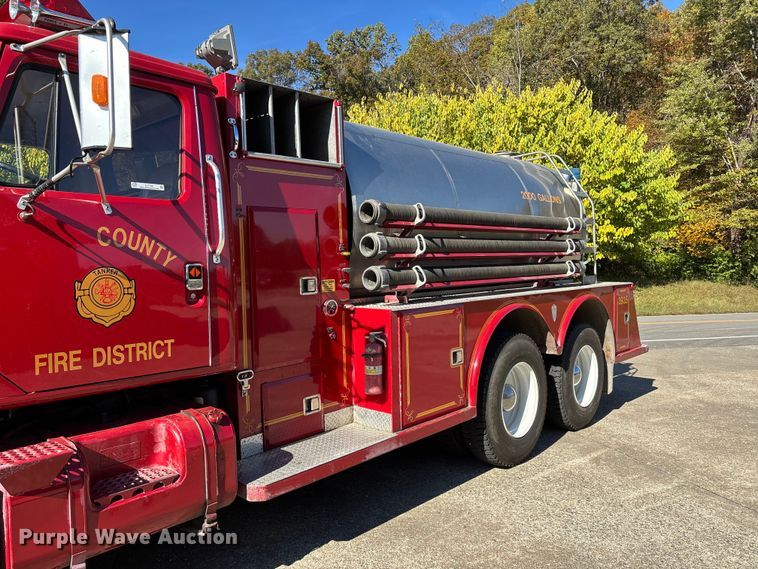 image for item EJ7706 1988 International F2554 pumper fire truck