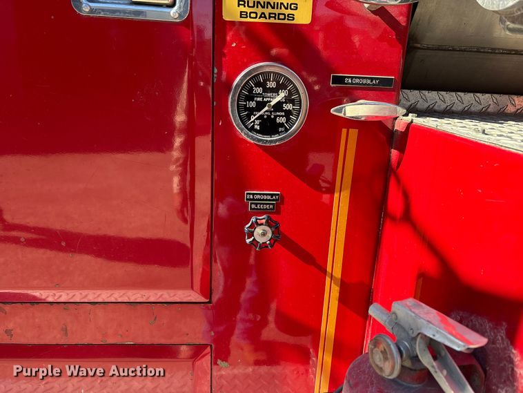 image for item EJ7706 1988 International F2554 pumper fire truck