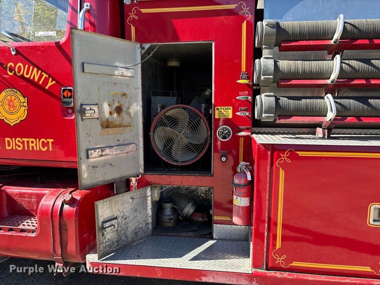 image for item EJ7706 1988 International F2554 pumper fire truck