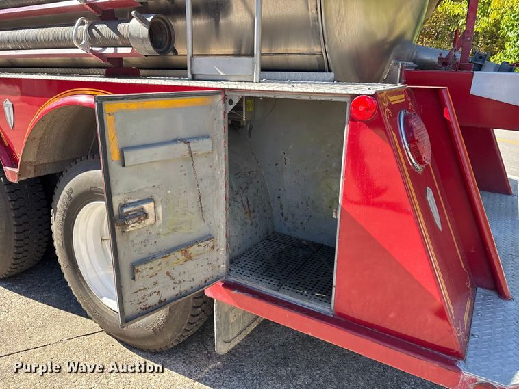 image for item EJ7706 1988 International F2554 pumper fire truck