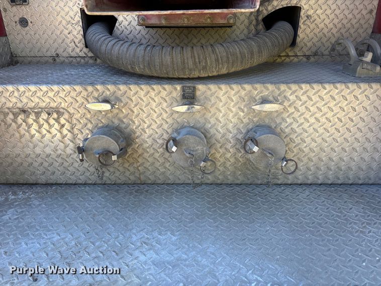 image for item EJ7706 1988 International F2554 pumper fire truck