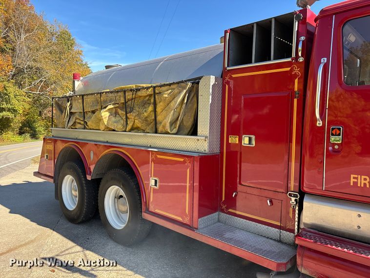 image for item EJ7706 1988 International F2554 pumper fire truck