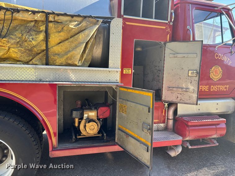 image for item EJ7706 1988 International F2554 pumper fire truck