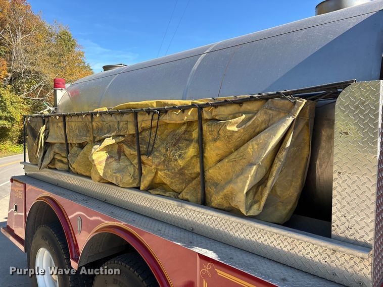 image for item EJ7706 1988 International F2554 pumper fire truck