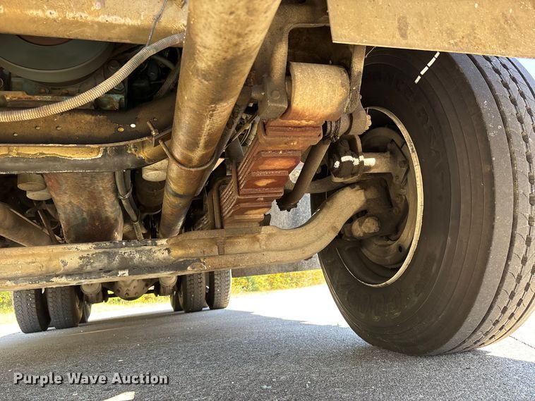 image for item EJ7706 1988 International F2554 pumper fire truck