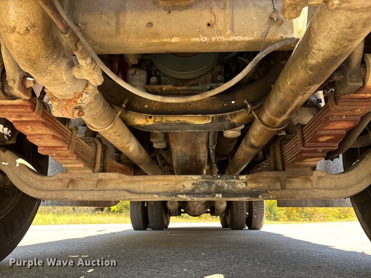 image for item EJ7706 1988 International F2554 pumper fire truck