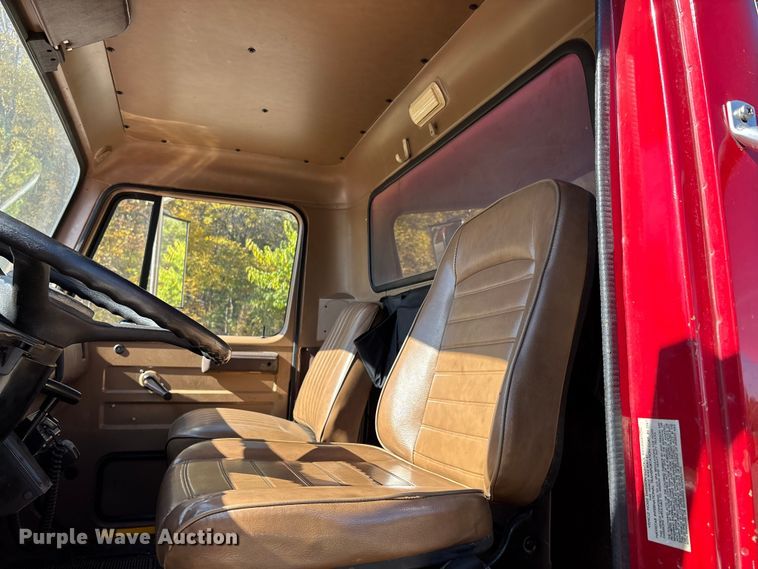 image for item EJ7706 1988 International F2554 pumper fire truck