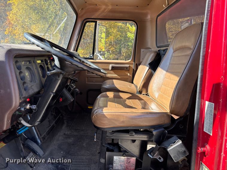 image for item EJ7706 1988 International F2554 pumper fire truck