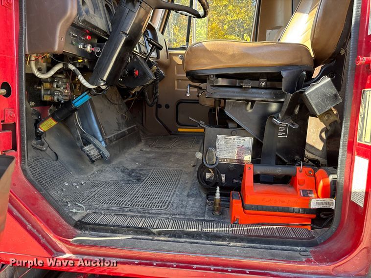 image for item EJ7706 1988 International F2554 pumper fire truck