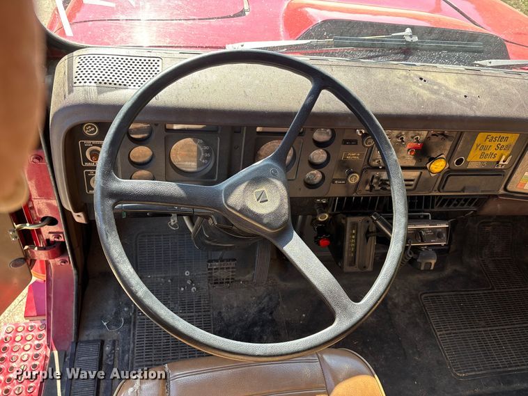 image for item EJ7706 1988 International F2554 pumper fire truck