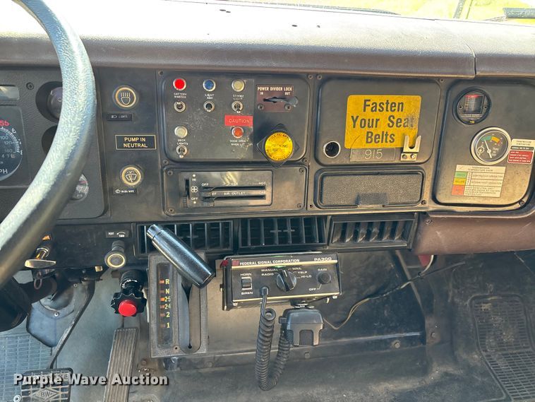 image for item EJ7706 1988 International F2554 pumper fire truck