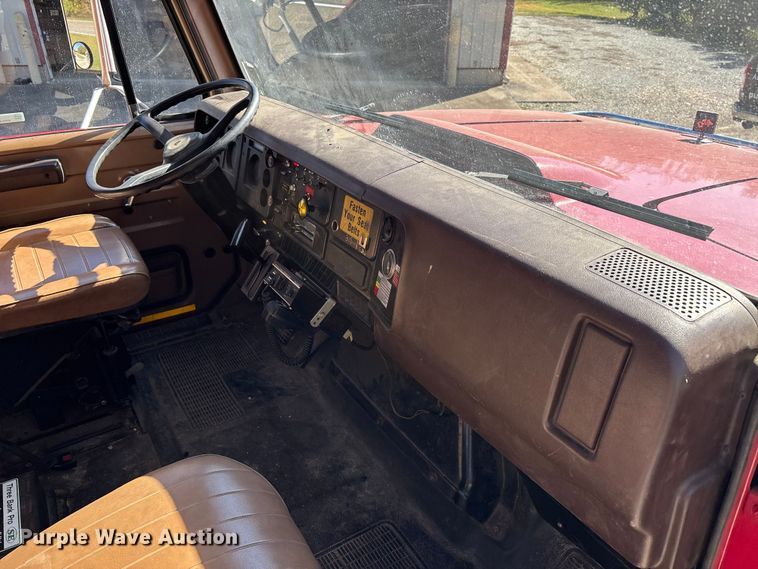 image for item EJ7706 1988 International F2554 pumper fire truck