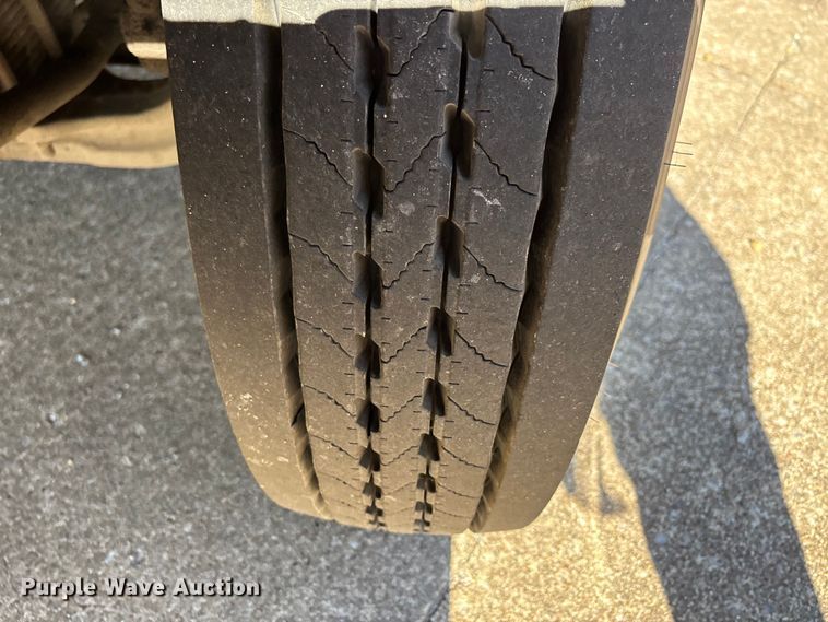 image for item EJ7706 1988 International F2554 pumper fire truck