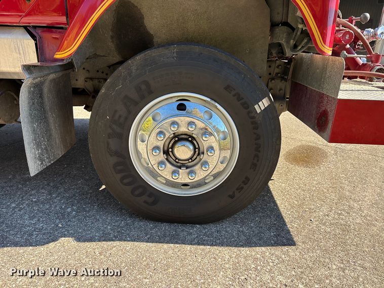 image for item EJ7706 1988 International F2554 pumper fire truck