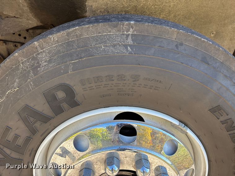 image for item EJ7706 1988 International F2554 pumper fire truck