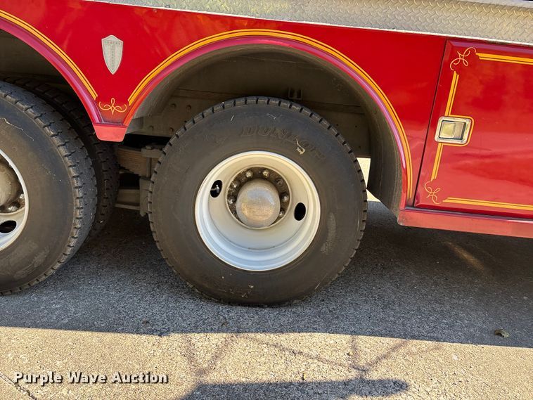 image for item EJ7706 1988 International F2554 pumper fire truck