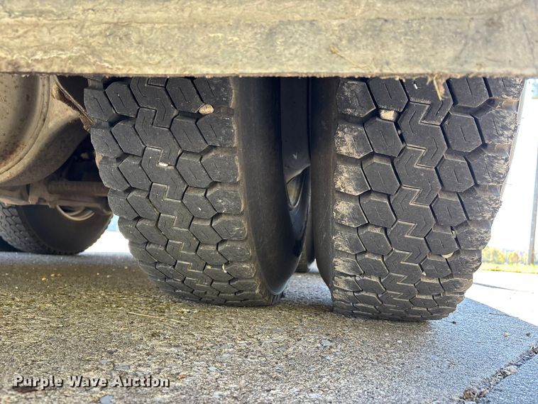 image for item EJ7706 1988 International F2554 pumper fire truck