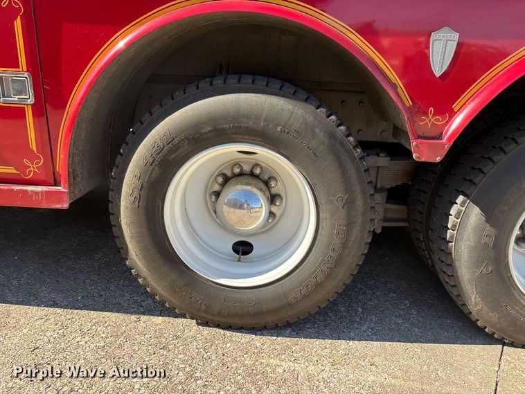 image for item EJ7706 1988 International F2554 pumper fire truck