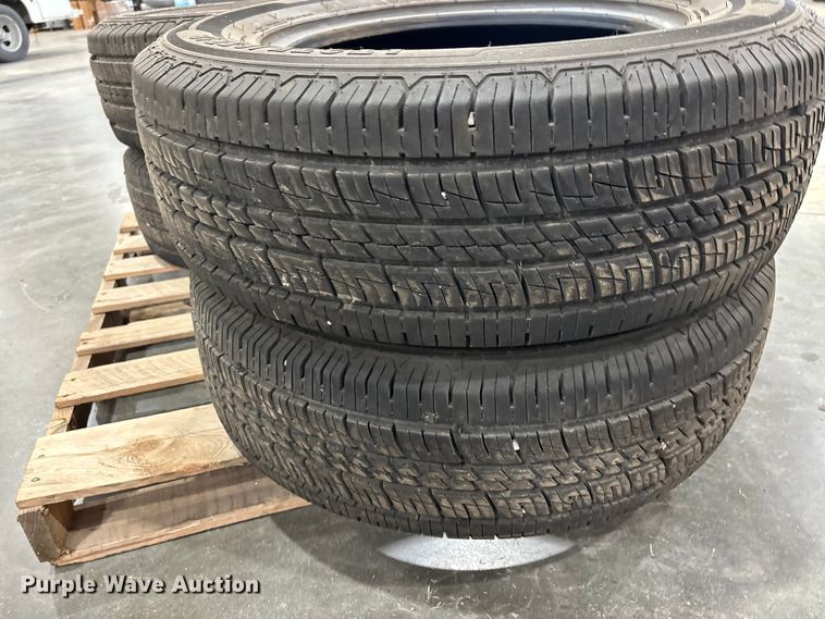 image for item EJ7751 (4) LT275/65R18 tires