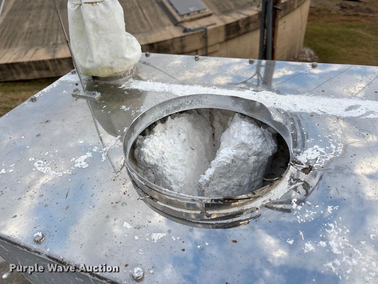 image for item EJ7752  (3) single screw feeders with scales