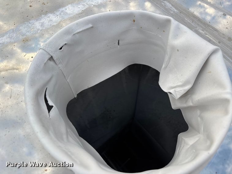 image for item EJ7752  (3) single screw feeders with scales