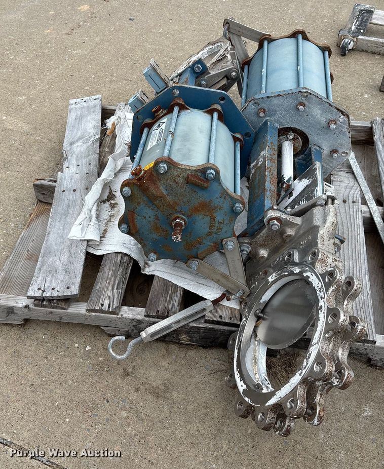 image for item EJ7754  (2) electric motors with pump 