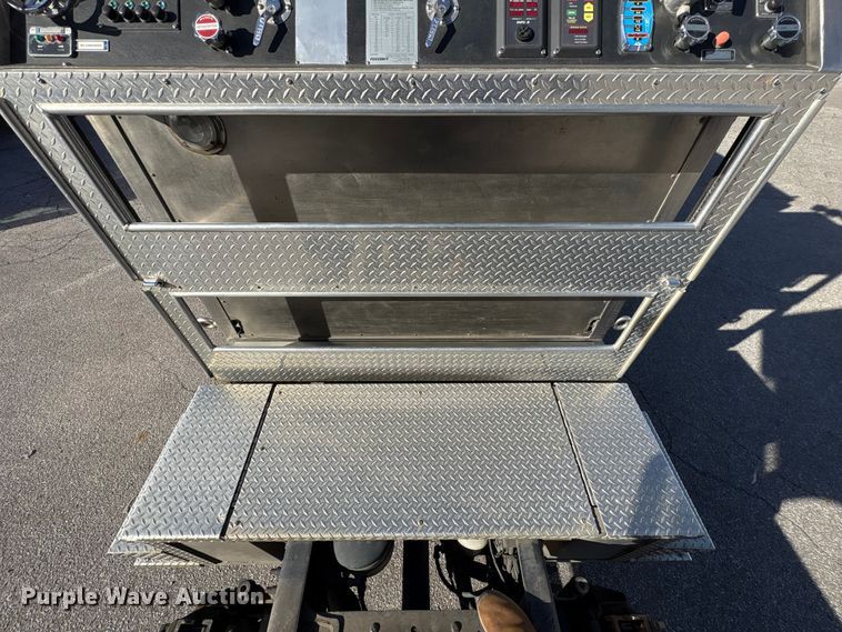 image for item EM6167 2006 American LaFance Metropolitan pumper fire truck