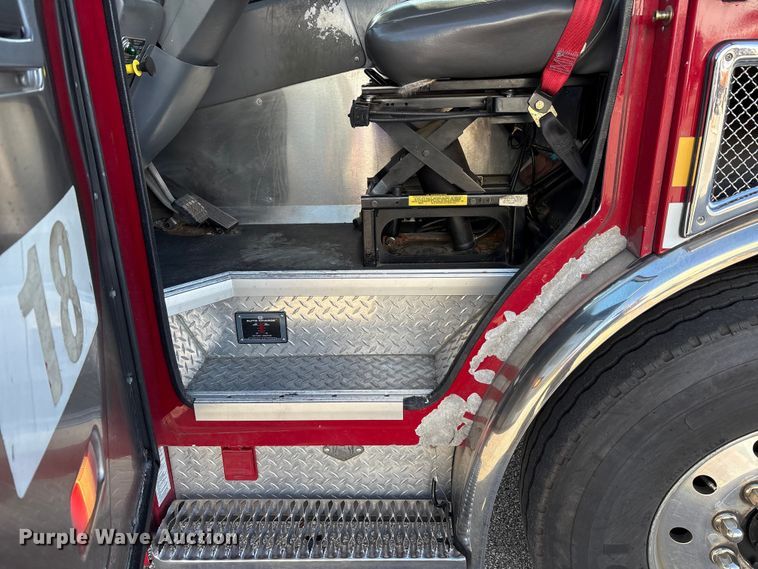 image for item EM6167 2006 American LaFance Metropolitan pumper fire truck