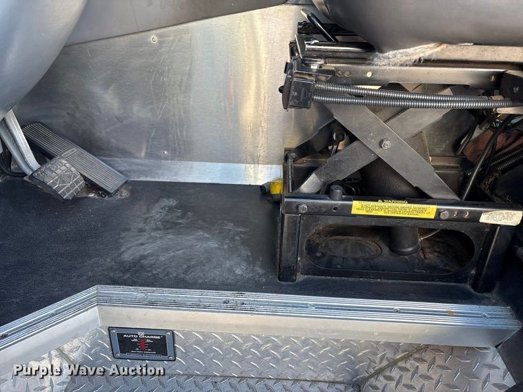 image for item EM6167 2006 American LaFance Metropolitan pumper fire truck