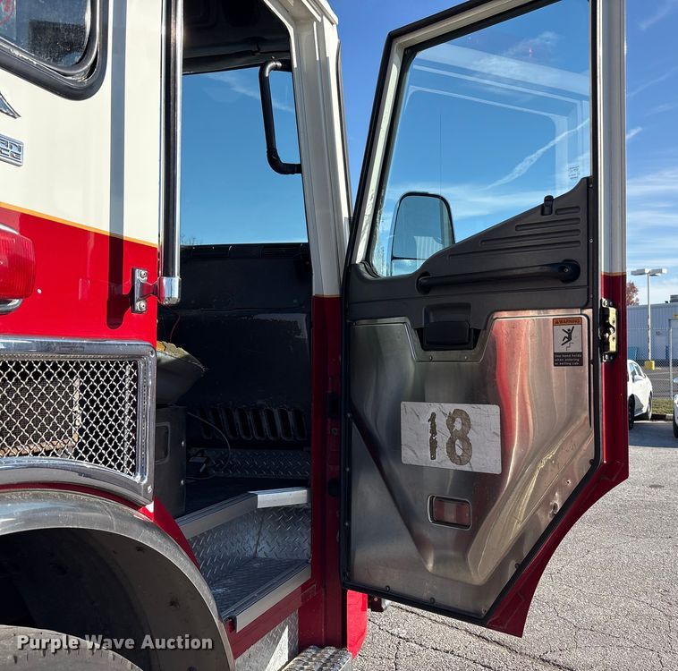 image for item EM6167 2006 American LaFance Metropolitan pumper fire truck