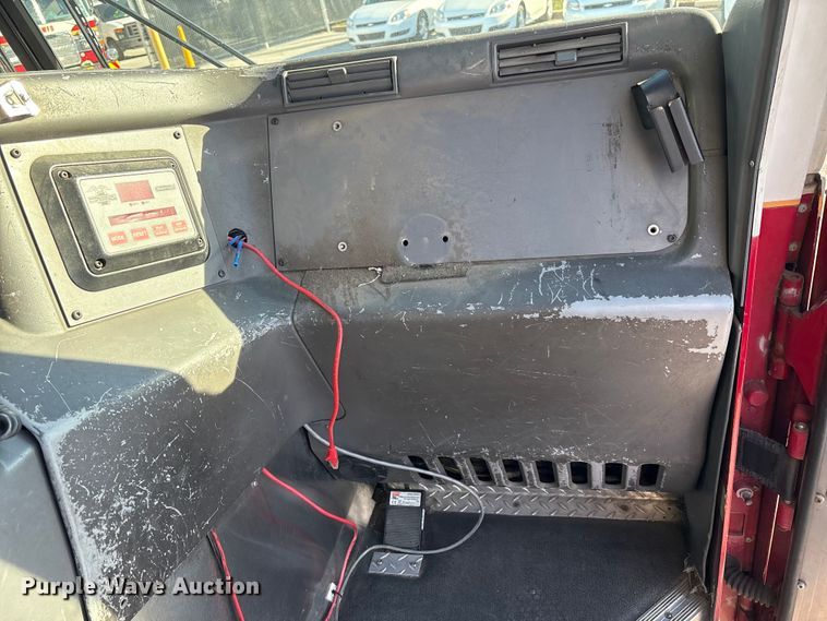 image for item EM6167 2006 American LaFance Metropolitan pumper fire truck