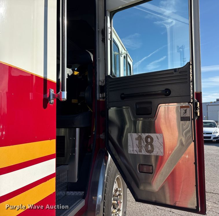 image for item EM6167 2006 American LaFance Metropolitan pumper fire truck