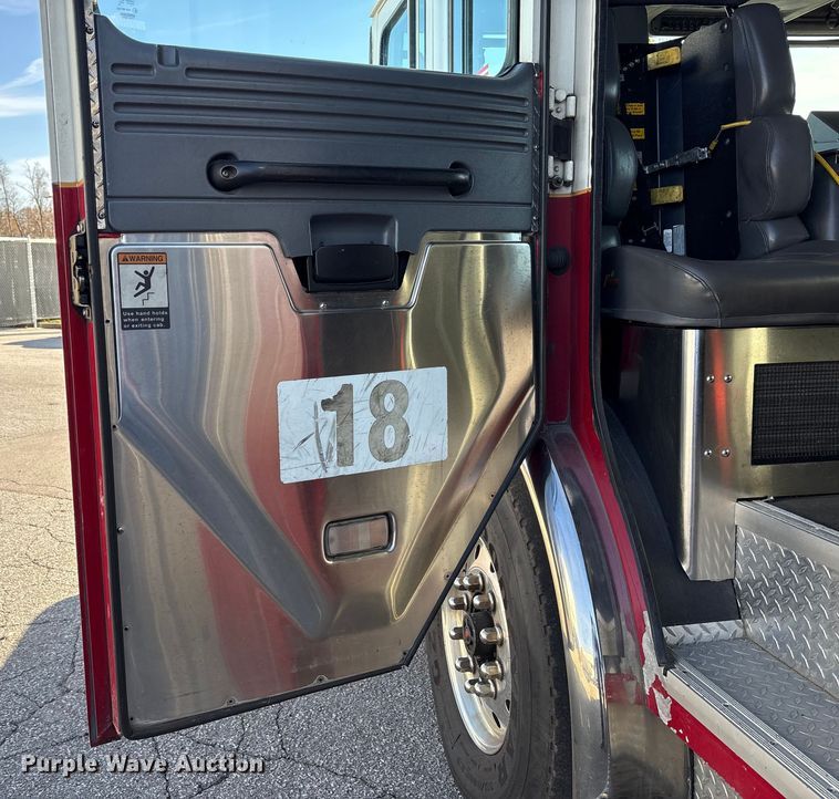 image for item EM6167 2006 American LaFance Metropolitan pumper fire truck