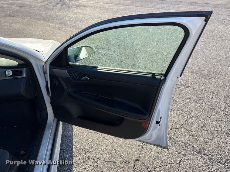 image for item EM6172 2016 Chevrolet Impala Limited Police Cruiser 