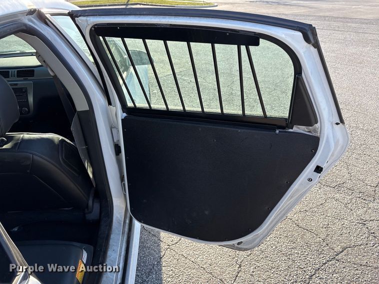 image for item EM6172 2016 Chevrolet Impala Limited Police Cruiser 