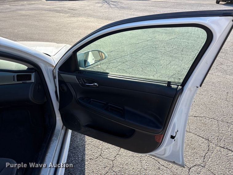 image for item EM6173 2016 Chevrolet Impala Limited Police Cruiser 