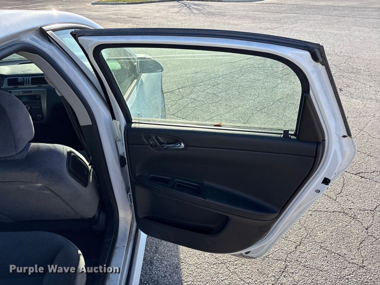 image for item EM6173 2016 Chevrolet Impala Limited Police Cruiser 