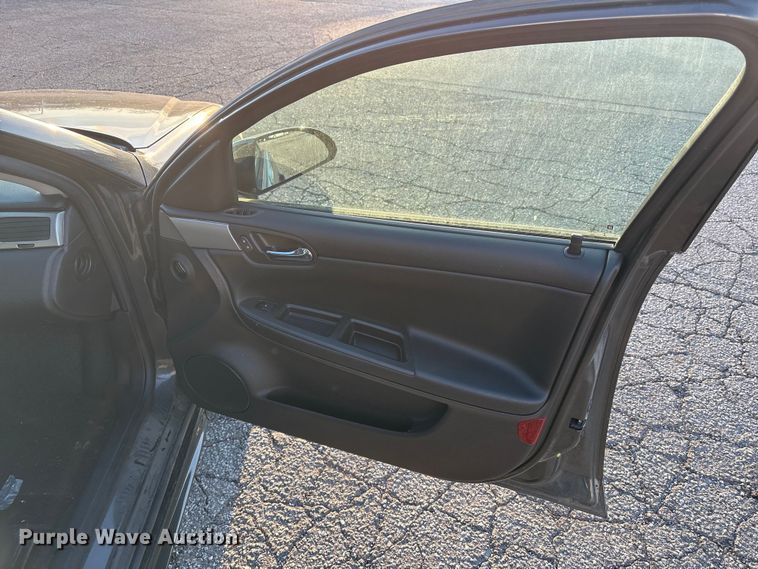 image for item EM6176 2016 Chevrolet Impala Limited Police Cruiser 