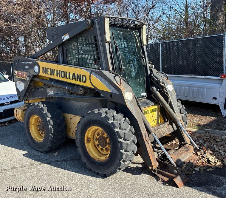 image for item EM6180 2008 New Holland L190 skid steer loader