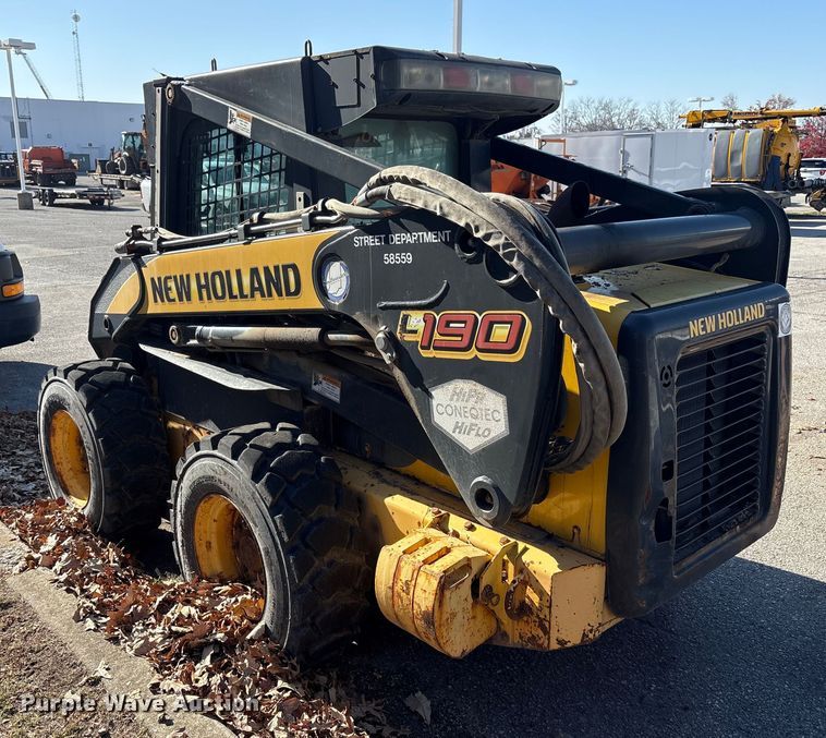 image for item EM6180 2008 New Holland L190 skid steer loader