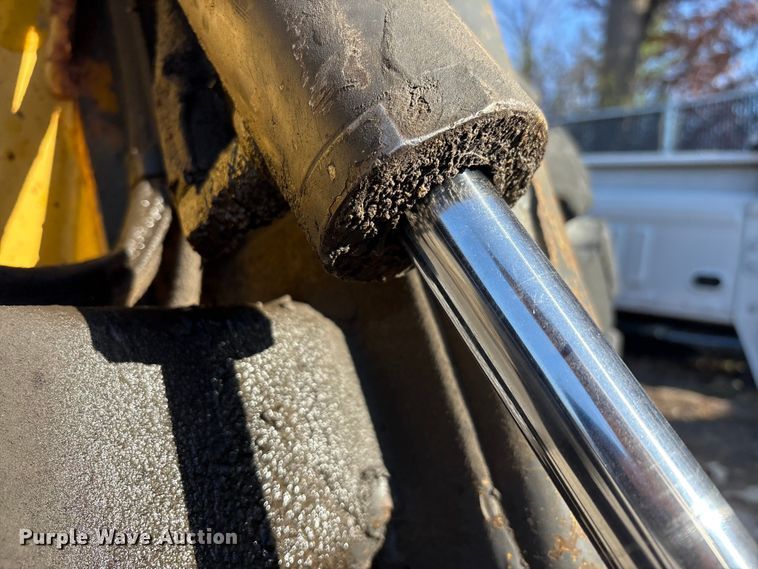 image for item EM6180 2008 New Holland L190 skid steer loader