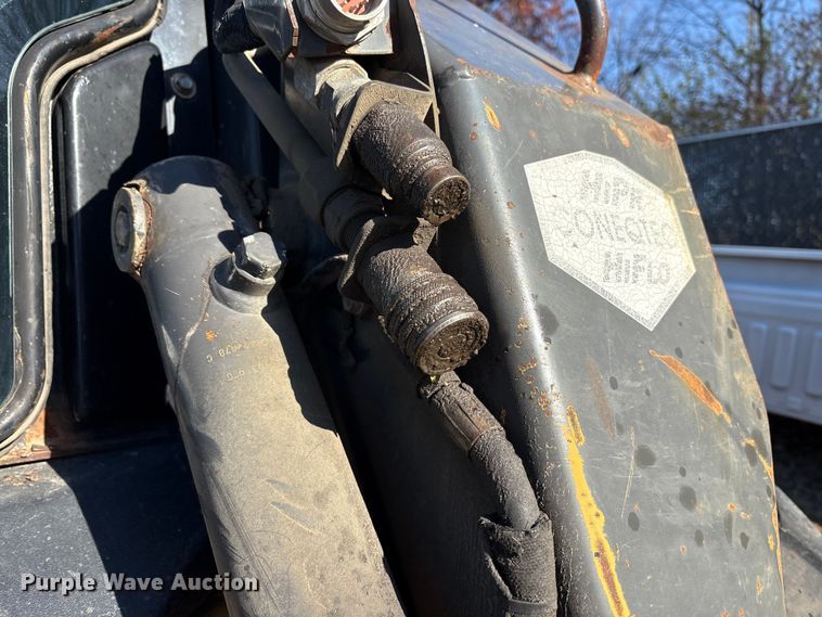 image for item EM6180 2008 New Holland L190 skid steer loader